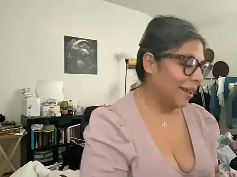 BettyWhispers online show from 07.22.26