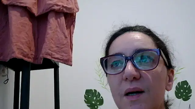 Snapshot of anngelle chatting on 05.02.26 anngelle online show from 05.02.26