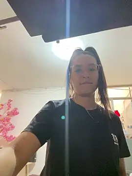 Val12777 online show from 12.19.25