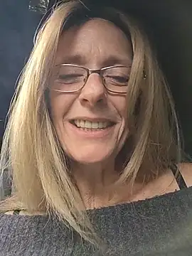 Sacha Scorp online show from 04.05.26