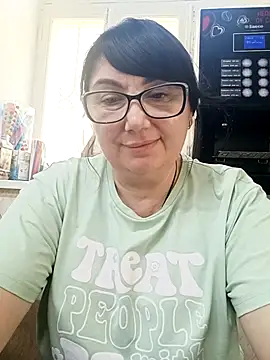 Snapshot of MariSwan222 chatting on 06.17.26 MariSwan222 online show from 06.17.26