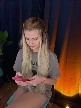 WetHotMilfaa online show from 12.20.25