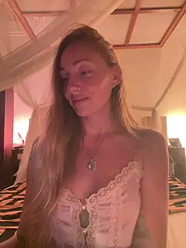 Snapshot of OpheliaRoxx chatting on 02.25.26 OpheliaRoxx online show from 02.25.26