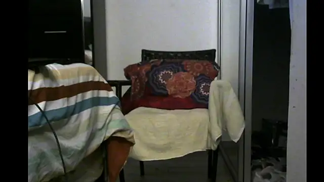 Snapshot of 3LEGSSS chatting on 06.22.26 3LEGSSS online show from 06.22.26