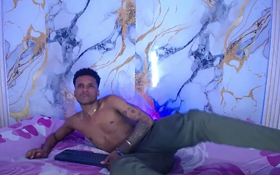 Snapshot of Damian_and_theo chatting on 02.08.26 Damian and theo online show from 02.08.26