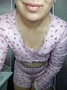 Emilyhomegirl1 online show from 02.13.26