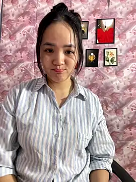 Snapshot of Sisilaydy_01 chatting on 12.16.25 Sisilaydy 01 online show from 12.16.25