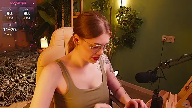 Snapshot of Alison_Doody chatting on 03.27.26 Alison Doody online show from 03.27.26