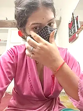 Snapshot of Cut_madhuri chatting on 05.01.26 Cut madhuri online show from 05.01.26