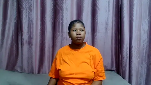 Snapshot of TemptingCloeXx chatting on 02.06.26 TemptingCloeXx online show from 02.06.26