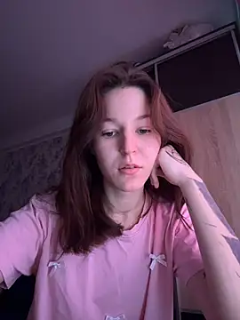 SofiaLav online show from 12.18.25