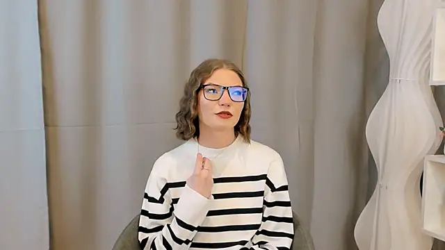 JeaneneWoltz online show from 12.18.25