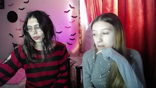 Briar y Blair online show from 04.11.26