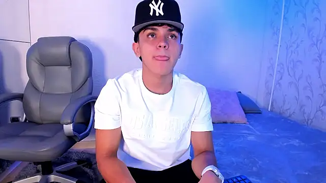  TaylorBlack online show from 02.08.26