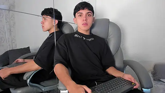  TaylorBlack online show from 04.10.26