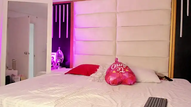 JuliMonroe19 online show from 03.03.26