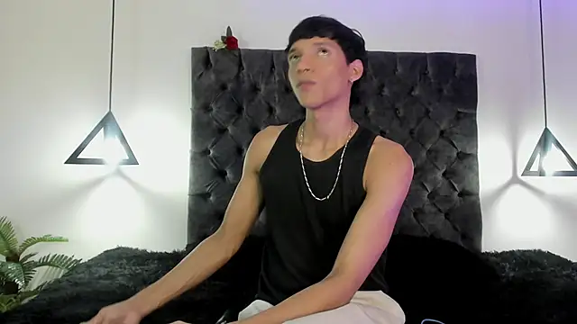 Snapshot of im_ralff chatting on 05.28.26 im ralff online show from 05.28.26