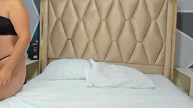 Snapshot of bianca_and_alex69 chatting on 01.15.26 bianca and alex69 online show from 01.15.26