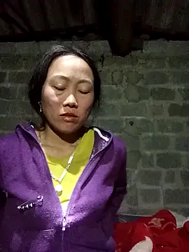 Snapshot of lemon-beo chatting on 12.20.25 lemon-beo online show from 12.20.25