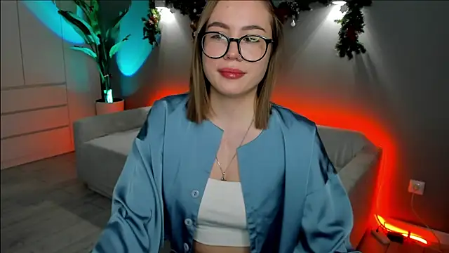 Aurelia Voss online show from 12.22.25