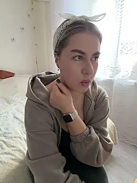 Roxi Joy online show from 03.17.26