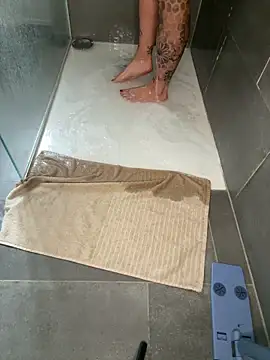 Snapshot of Klarry69 chatting on 04.13.26 Klarry69 online show from 04.13.26