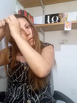 Snapshot of SofiEsteves chatting on 02.02.26 SofiEsteves online show from 02.02.26