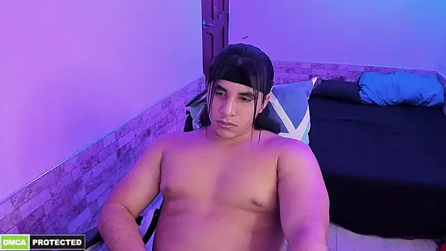 Snapshot of latinboyfit chatting on 05.02.26 latinboyfit online show from 05.02.26