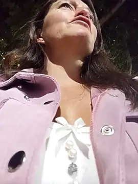 Snapshot of SAMMY_30- chatting on 12.18.25 SAMMY 30- online show from 12.18.25