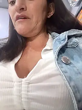 Snapshot of SAMMY_30- chatting on 12.18.25 SAMMY 30- online show from 12.18.25