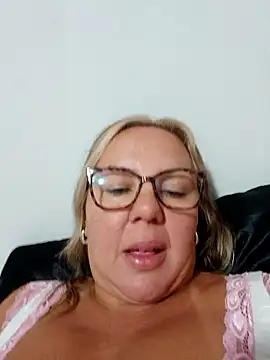 Snapshot of Pamelamilf chatting on 01.08.26 Pamelamilf online show from 01.08.26