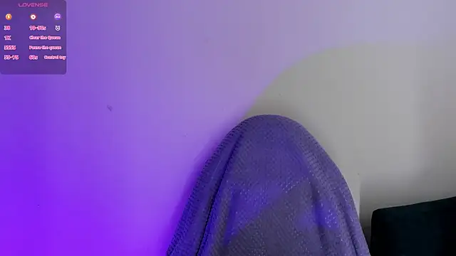 Snapshot of morgana_white chatting on 05.21.26 morgana white online show from 05.21.26