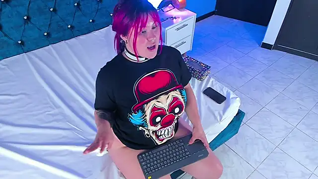 Issa Clark01 online show from 03.24.26