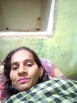 Snapshot of Khusbu77A chatting on 12.20.25 Khusbu77A online show from 12.20.25