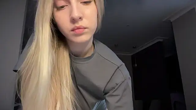 Snapshot of blondinkaa chatting on 04.07.26 blondinkaa online show from 04.07.26