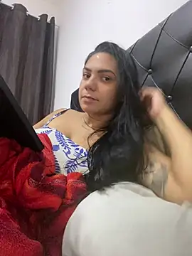 Snapshot of Nini_ chatting on 02.14.26 Nini online show from 02.14.26