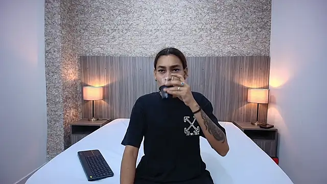 zoe bermudez online show from 12.22.25