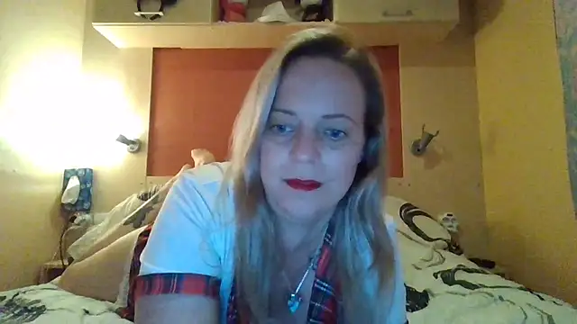 Snapshot of Miss-Chupagirly chatting on 12.21.25 Miss-Chupagirly online show from 12.21.25
