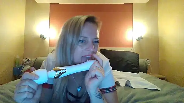 Snapshot of Miss-Chupagirly chatting on 01.13.26 Miss-Chupagirly online show from 01.13.26