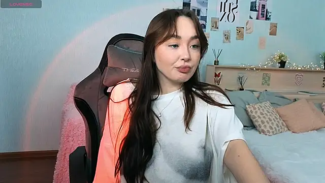 fallin lovee online show from 12.23.25