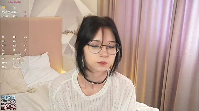 DeliaLoma online show from 03.31.26