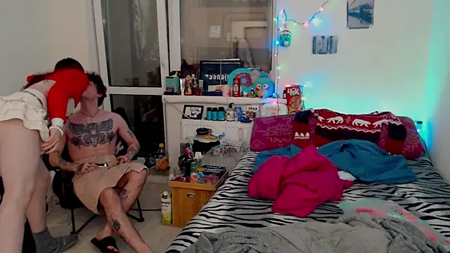 Snapshot of MaryJane_x_Peter chatting on 12.19.25 MaryJane x Peter online show from 12.19.25