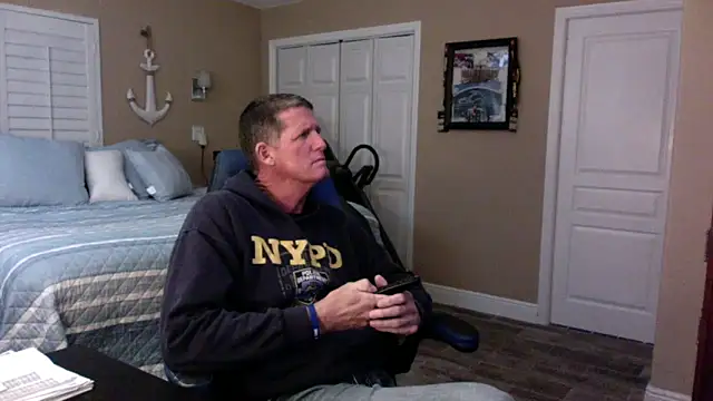Snapshot of lvnlarge chatting on 02.01.26 lvnlarge online show from 02.01.26