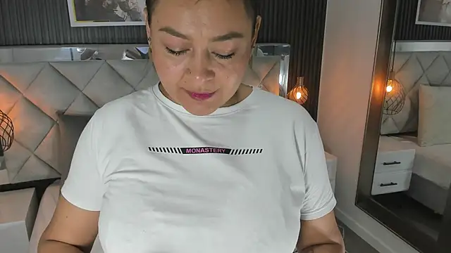 Susan Sexy Milf online show from 01.09.26