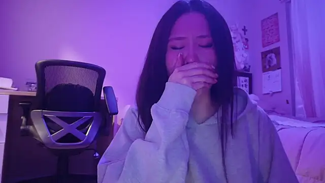 luvvivii online show from 02.11.26