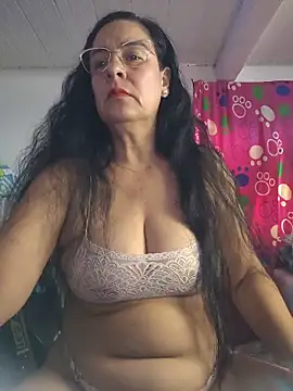 Snapshot of KiaraFoster chatting on 06.18.26 KiaraFoster online show from 06.18.26