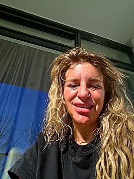 Snapshot of LaLynn chatting on 02.25.26 LaLynn online show from 02.25.26