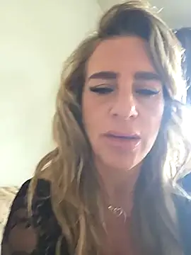 Snapshot of LaLynn chatting on 03.01.26 LaLynn online show from 03.01.26