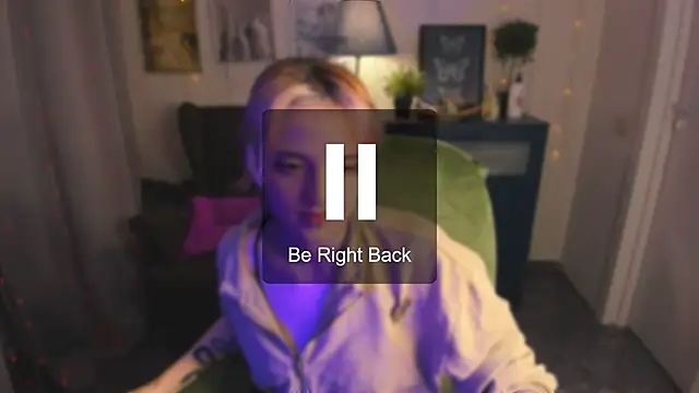 Snapshot of SarahShelby chatting on 06.05.26 SarahShelby online show from 06.05.26