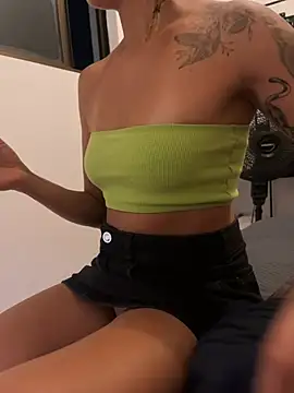 Snapshot of bety13 chatting on 03.28.26 bety13 online show from 03.28.26